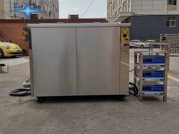 超聲波清洗設備為什么能延長注塑模具的壽命？