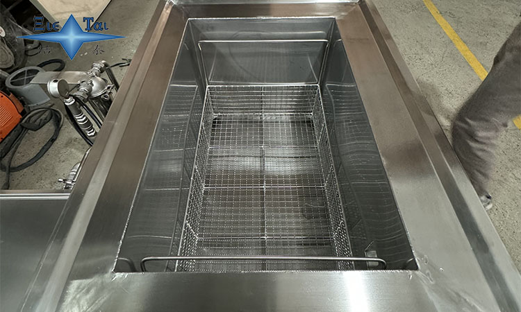 超聲波清洗機(jī)為什么可以”擊穿”？深入解析空化效應(yīng)的力量與安全使用指南