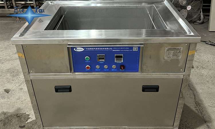 為什么超聲波清洗機(jī)不能洗木制品？深入解析材質(zhì)特性與正確清潔方法